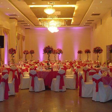 Hotel Emperador Ambato Buitenkant foto