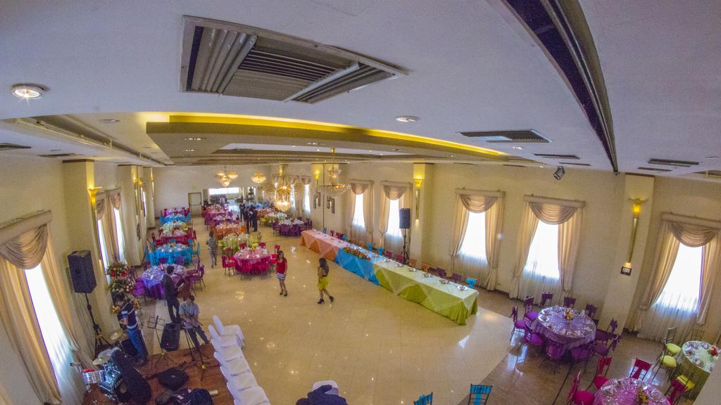 Hotel Emperador Ambato Buitenkant foto