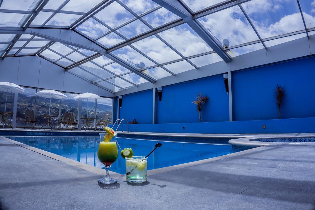 Hotel Emperador Ambato Buitenkant foto