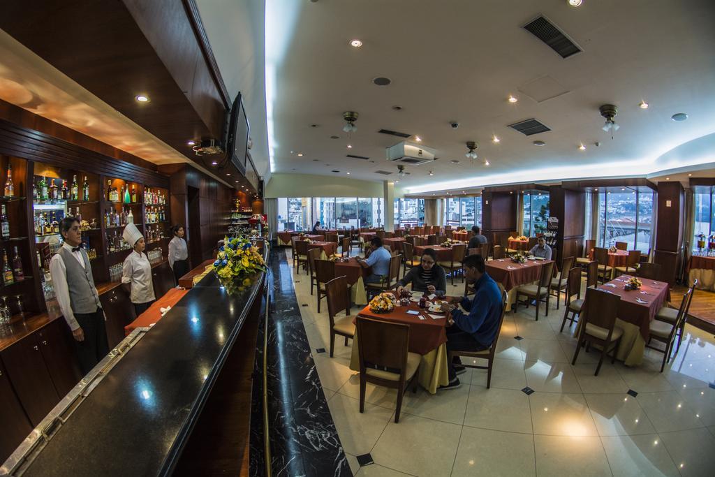 Hotel Emperador Ambato Buitenkant foto