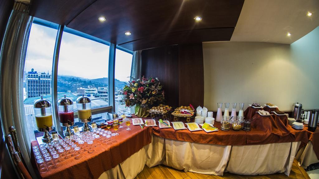 Hotel Emperador Ambato Buitenkant foto
