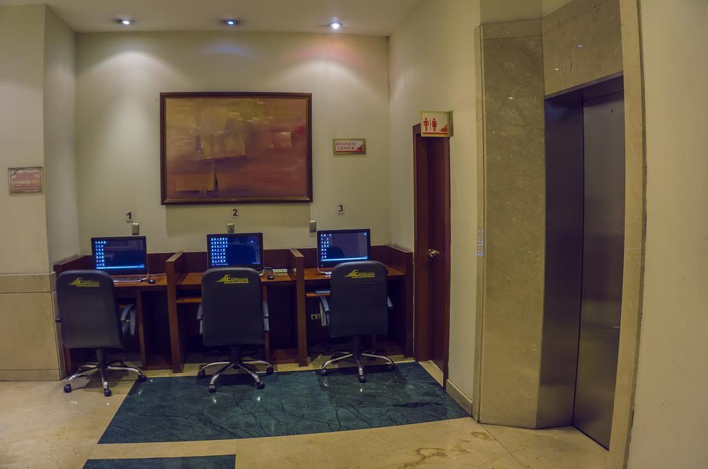 Hotel Emperador Ambato Buitenkant foto