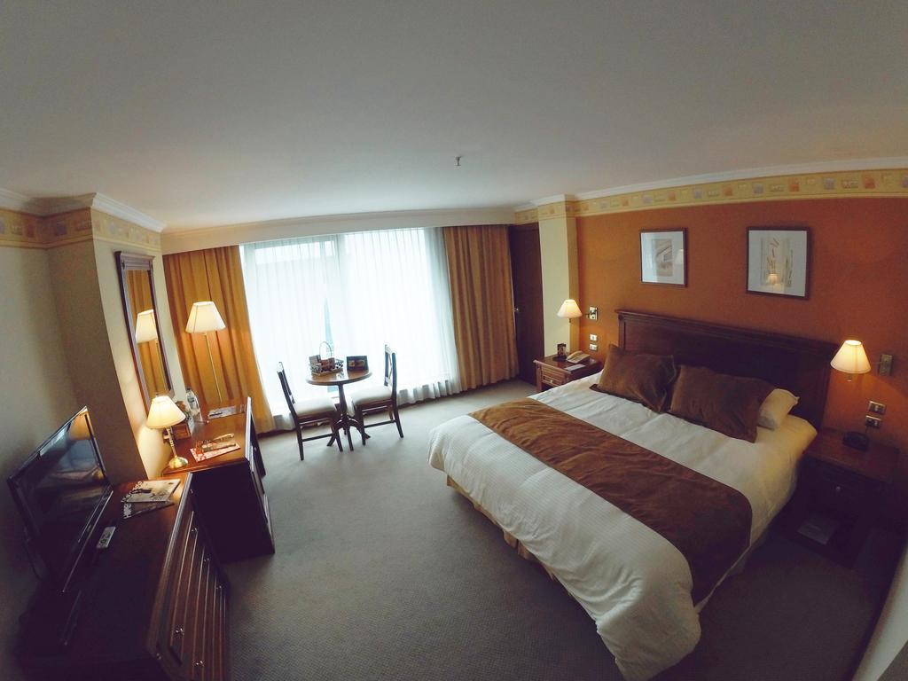Hotel Emperador Ambato Buitenkant foto