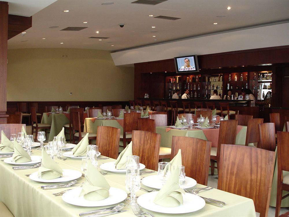 Hotel Emperador Ambato Buitenkant foto