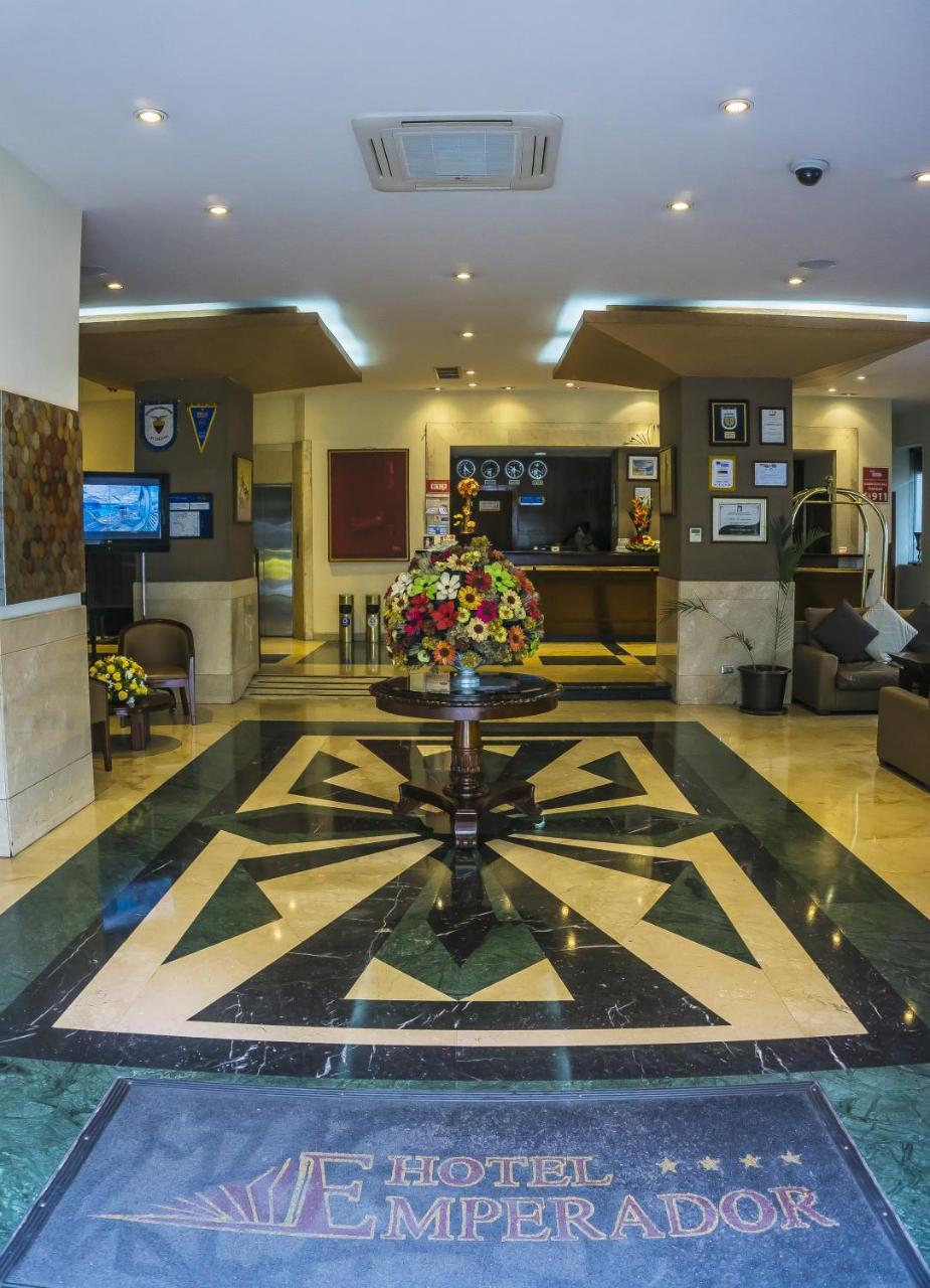 Hotel Emperador Ambato Buitenkant foto