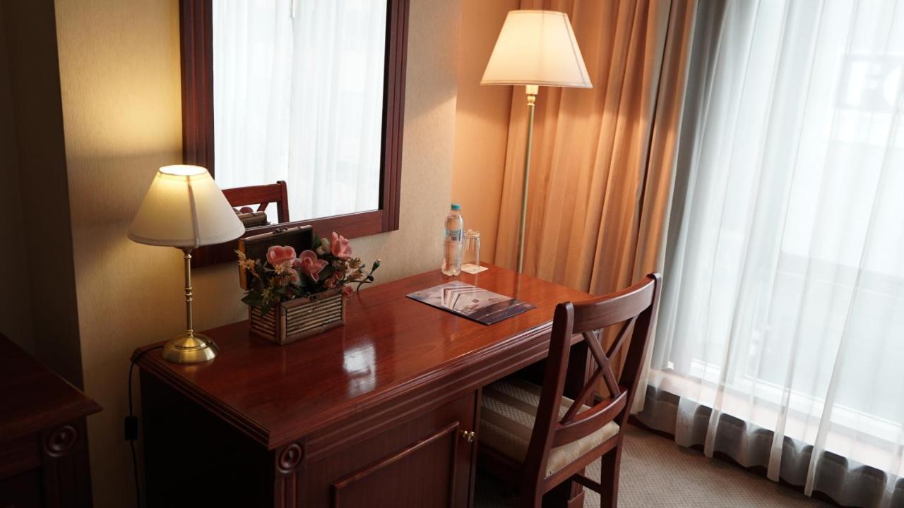 Hotel Emperador Ambato Buitenkant foto