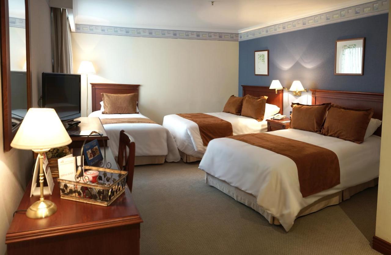 Hotel Emperador Ambato Buitenkant foto