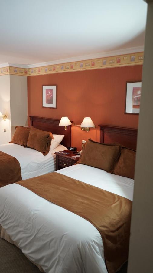 Hotel Emperador Ambato Buitenkant foto