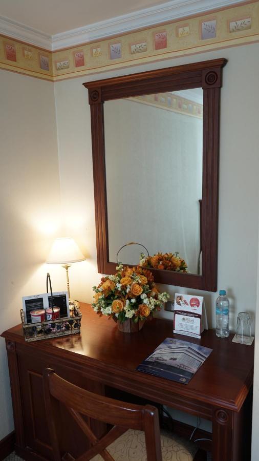 Hotel Emperador Ambato Buitenkant foto